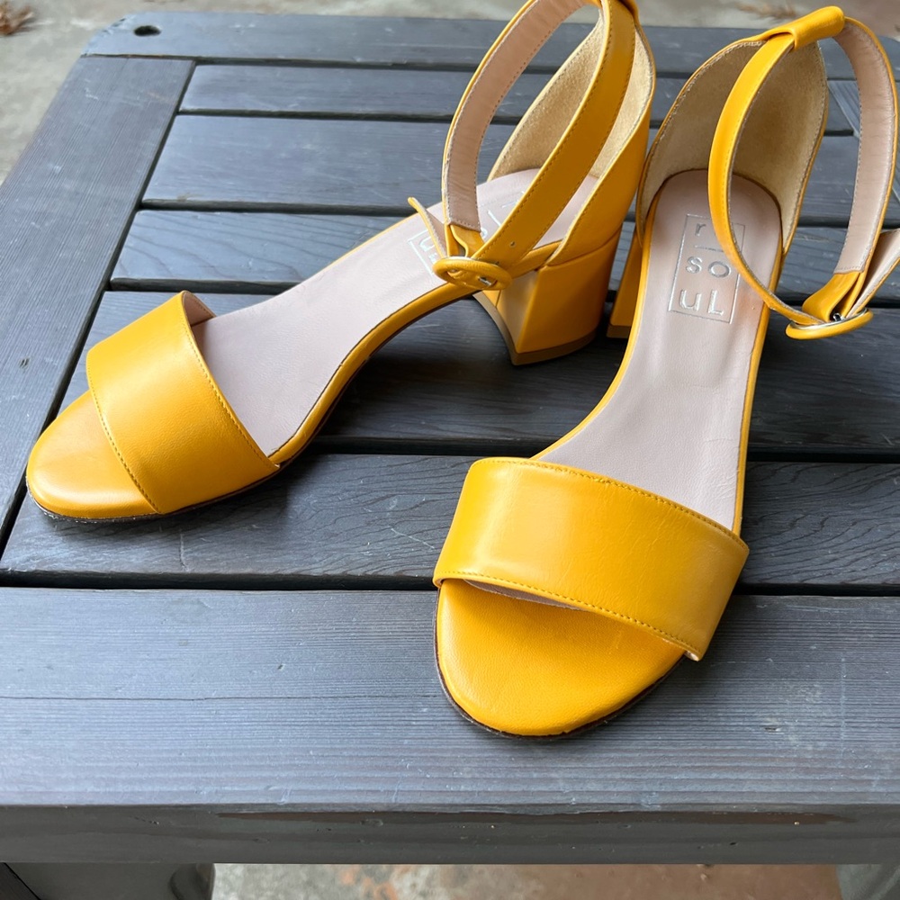 “Dory” Yellow Block Heel Sandals